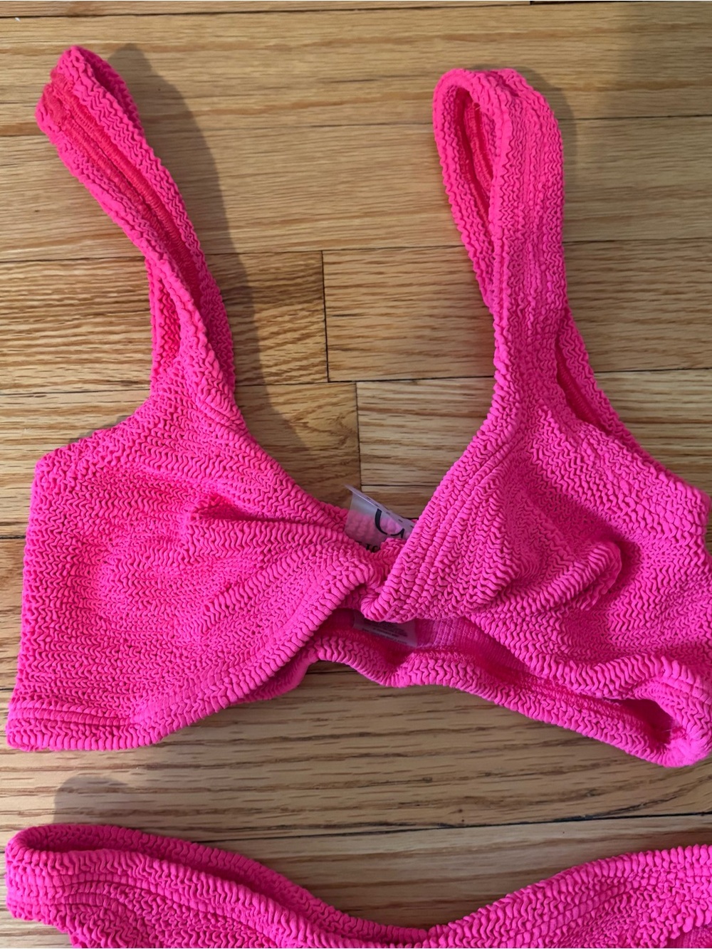 Hunza G Juno twist bikini neon pink - Picture 6 of 11